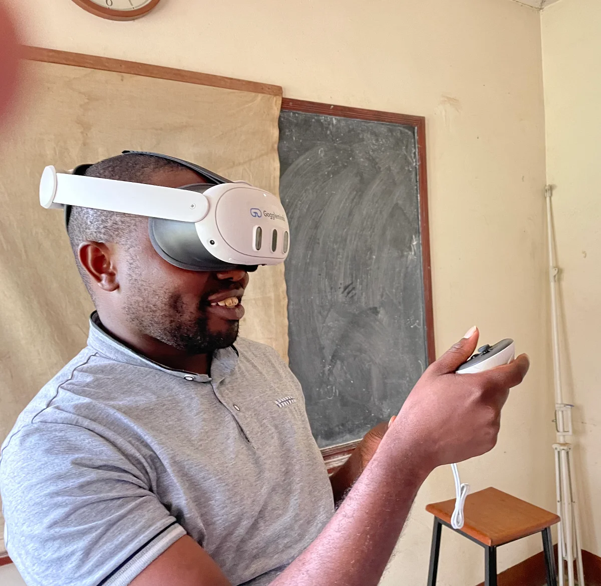 Clinician practising a procedure inside a virtual scenario